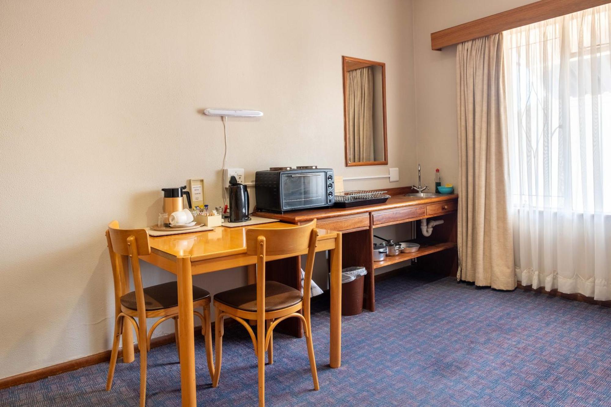 Karoo Country Inn Middelburg  Exterior photo