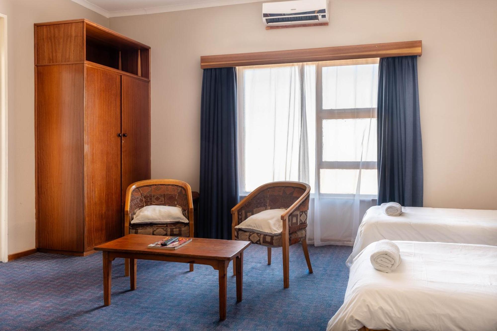 Karoo Country Inn Middelburg  Exterior photo