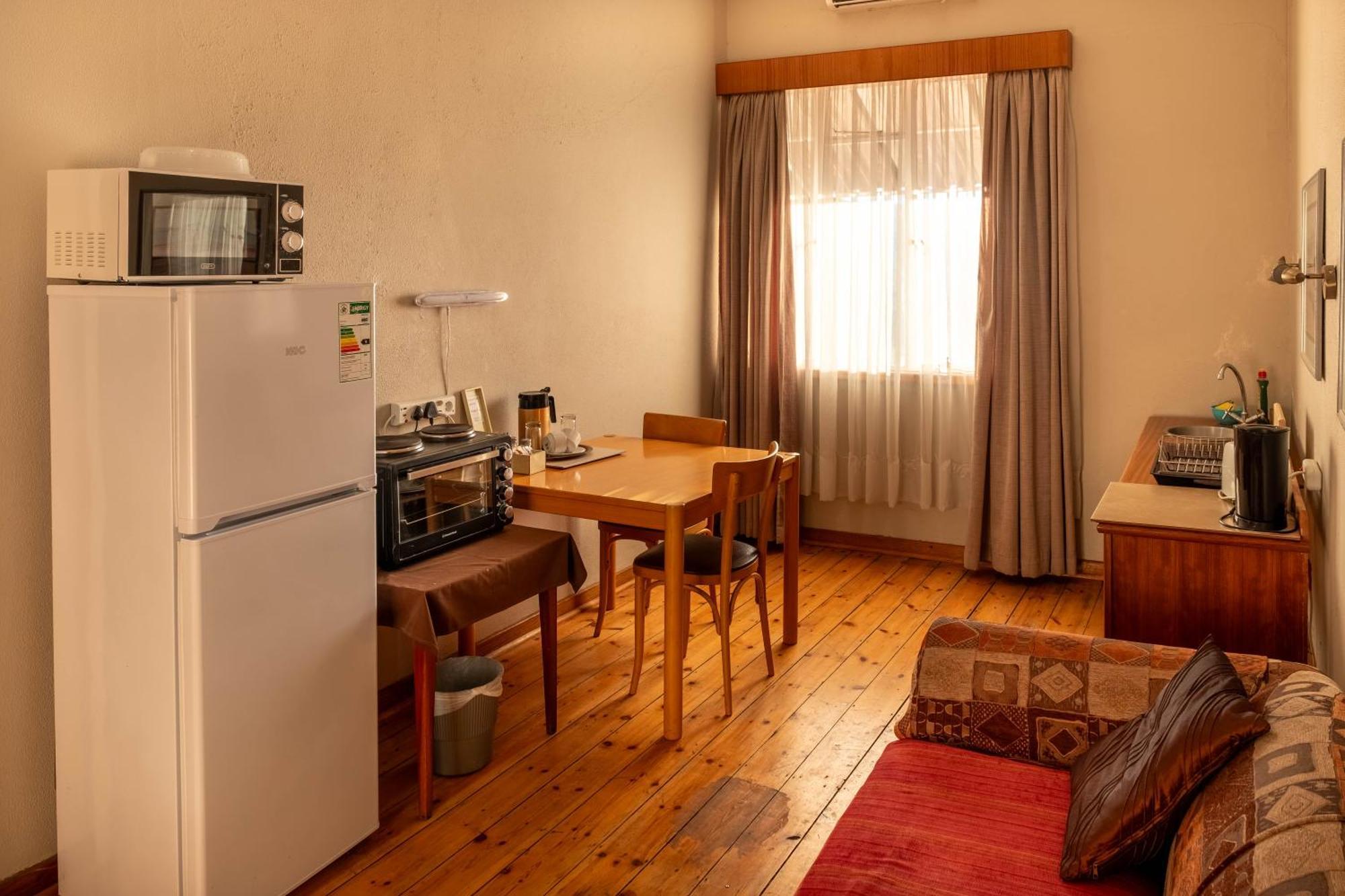 Karoo Country Inn Middelburg  Exterior photo