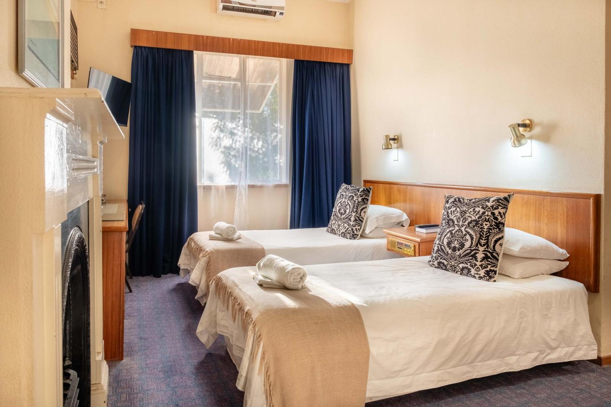 Karoo Country Inn Middelburg  Exterior photo