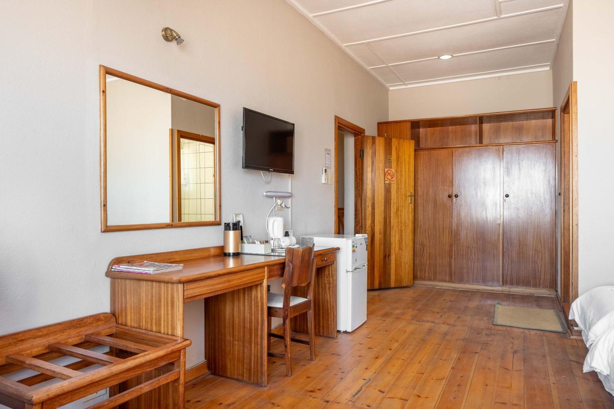 Karoo Country Inn Middelburg  Exterior photo